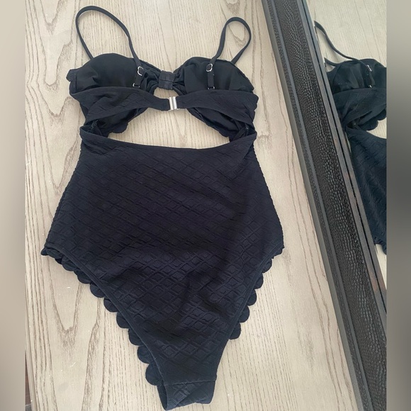 Cupshe one piece swimsuit, L - Picture 4 of 5